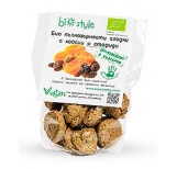 Organic wholegrain cookies with apricots and raisi