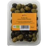 Oliven-Mix entsteint, in Kräuter-Ölmarinade