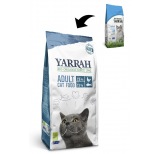 Dry cat food with fish